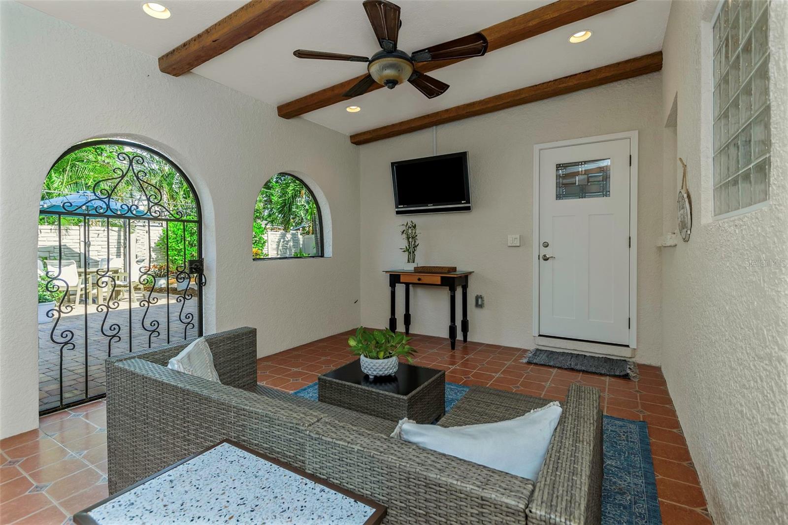 Image 32 of 79 For 2801 Miriam Street S