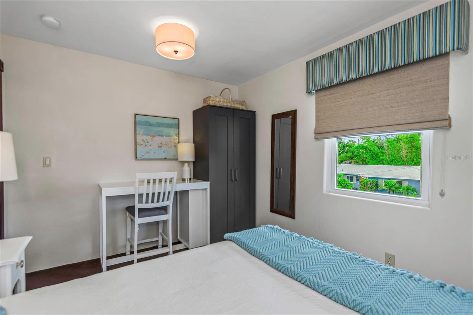 Image 56 of 79 For 2801 Miriam Street S