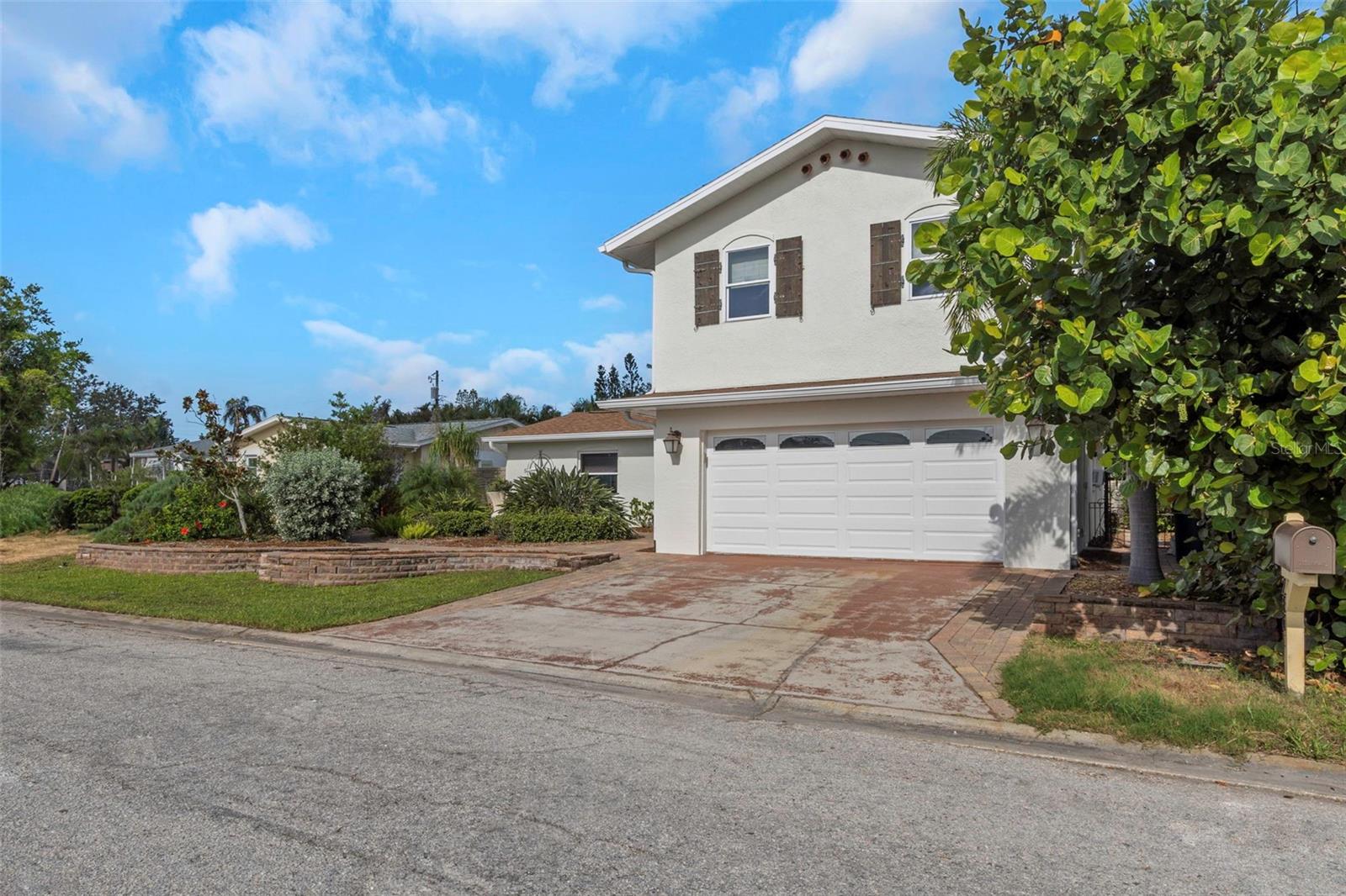 Image 74 of 79 For 2801 Miriam Street S