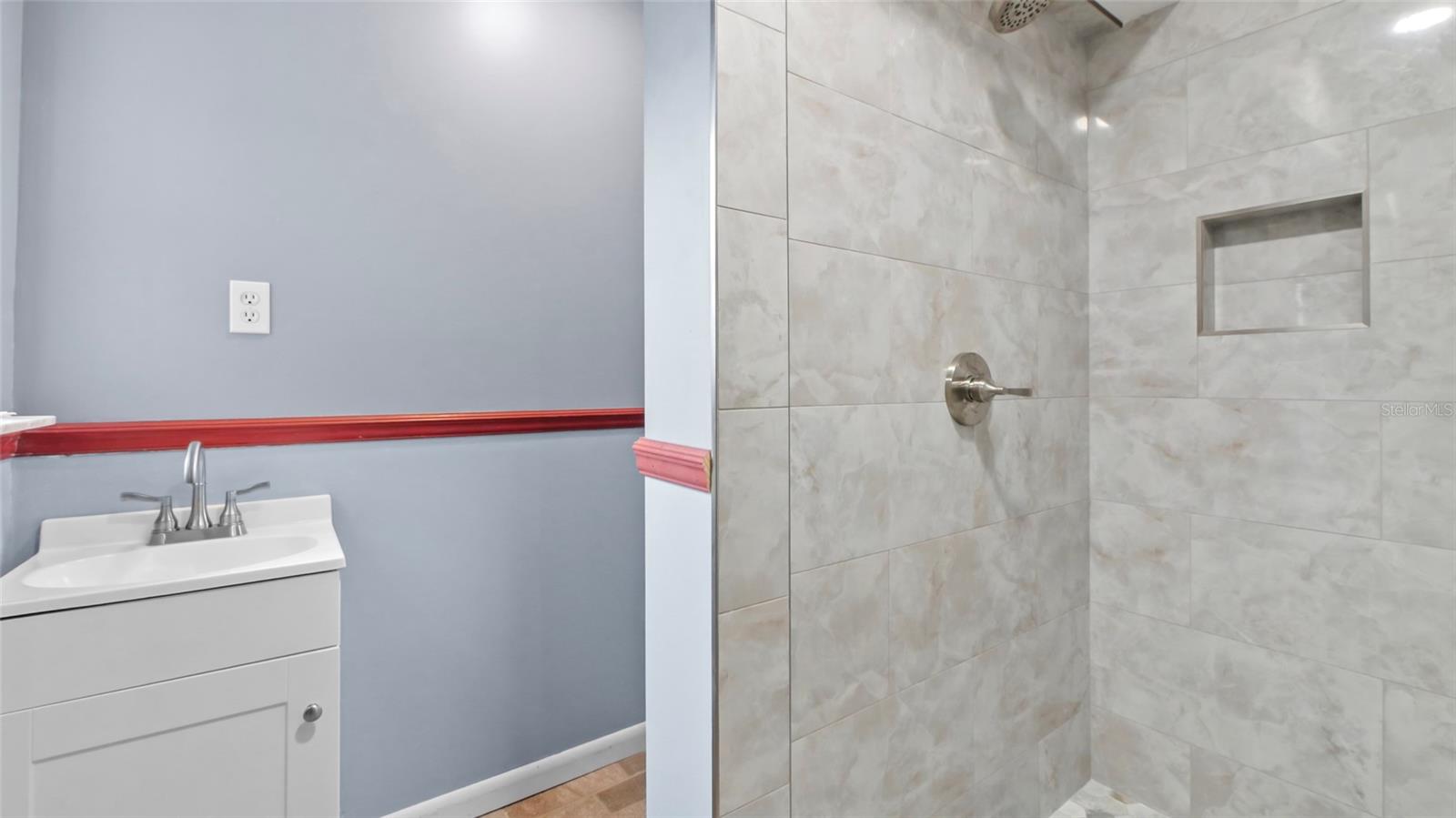 Image 31 of 58 For 1521 60th Street S
