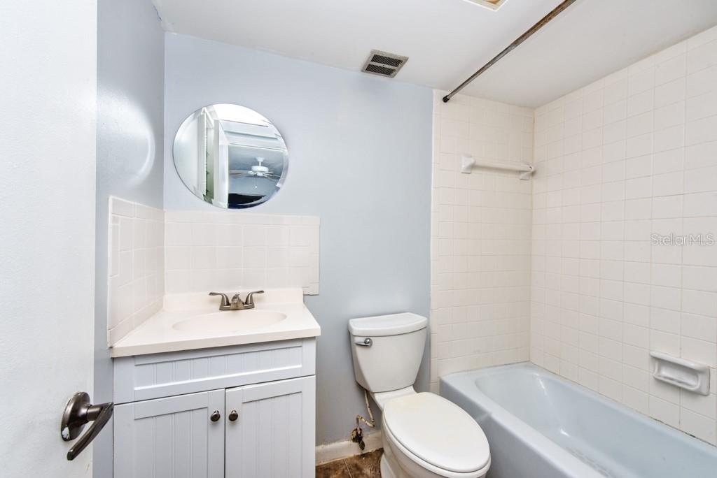 Image 14 of 27 For 4826 Marine Parkway 204