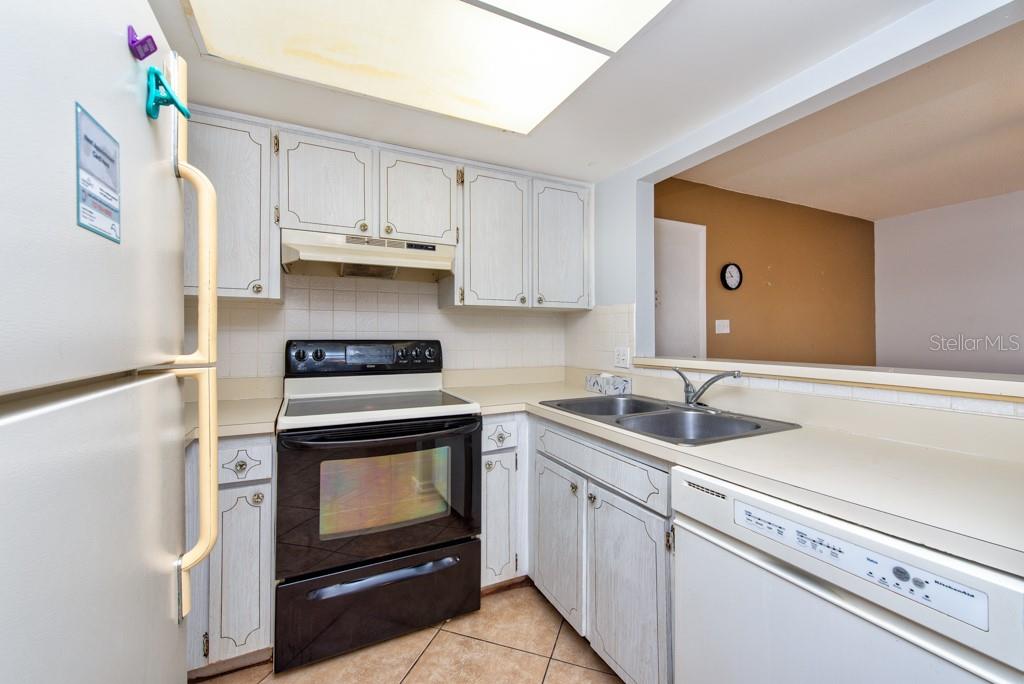 Image 9 of 27 For 4826 Marine Parkway 204