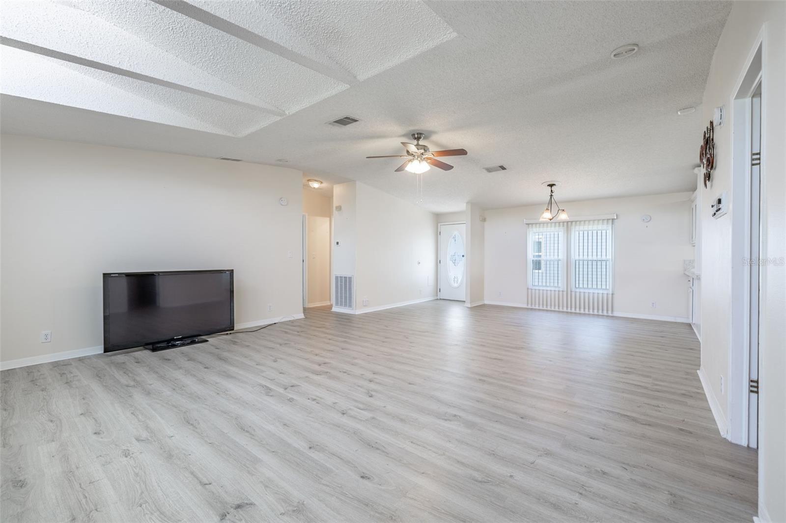 Image 11 of 36 For 3111 Short Leaf Street