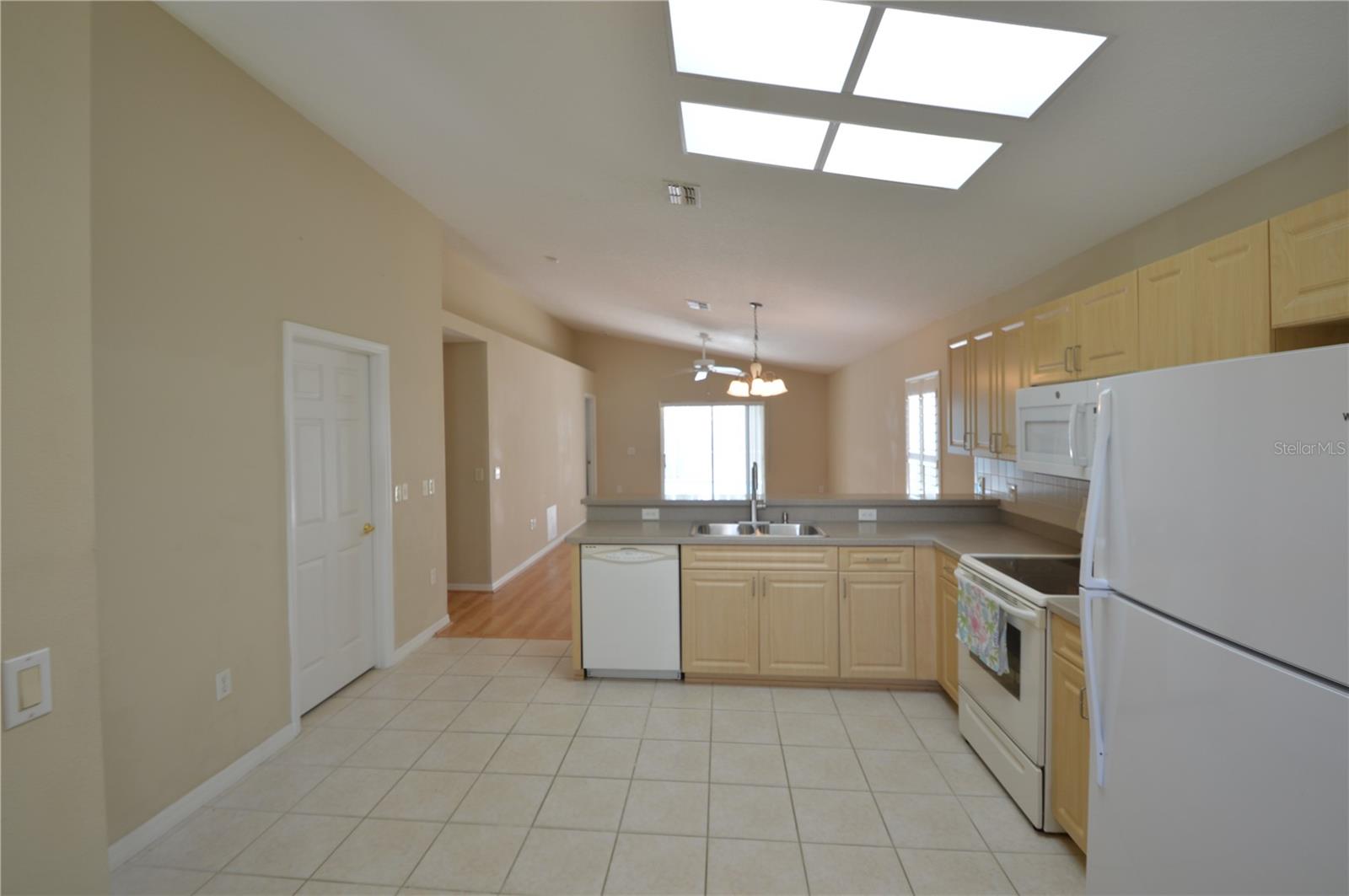 Image 10 of 44 For 7825 Prospect Hill Circle