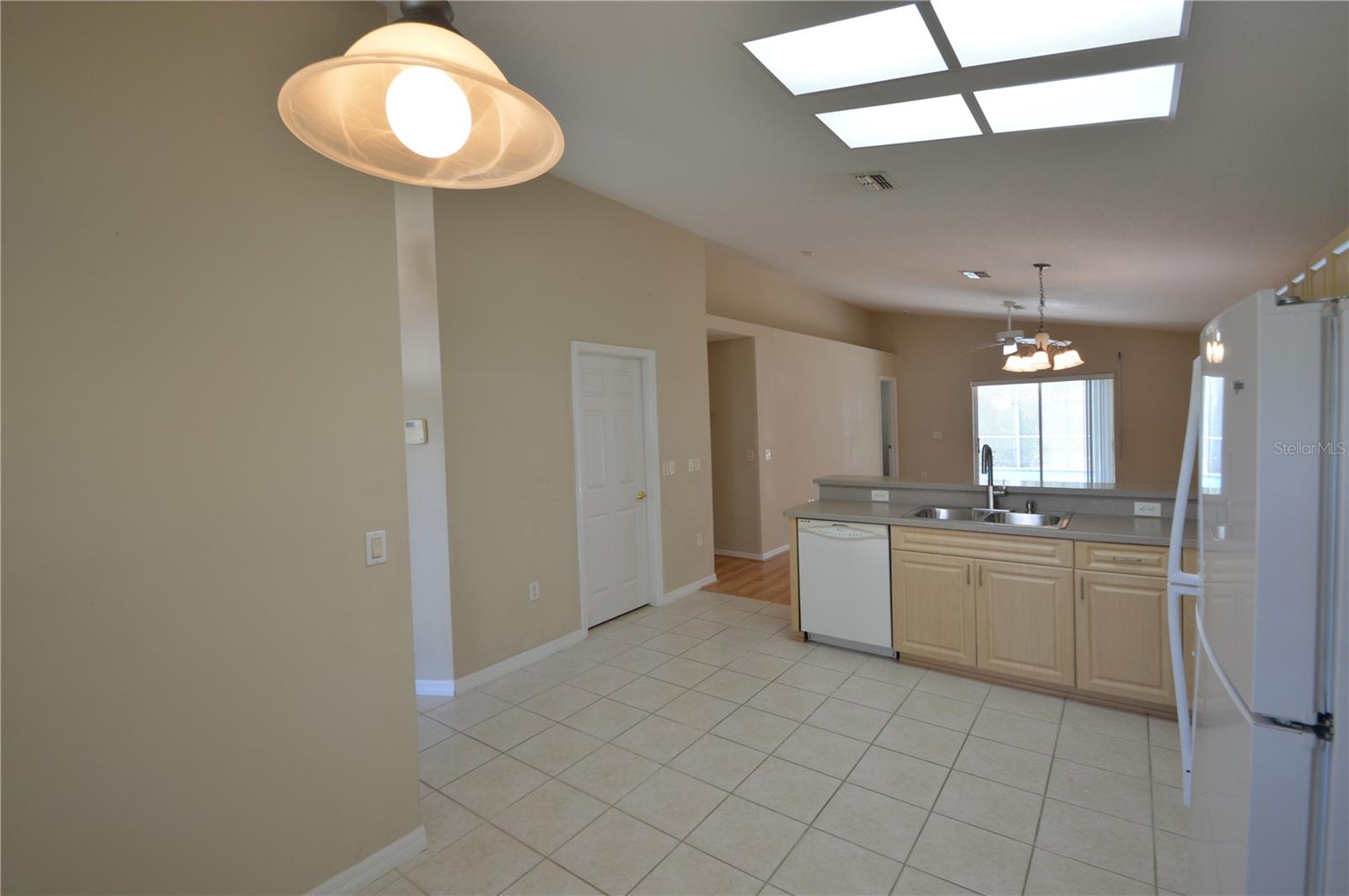 Image 11 of 44 For 7825 Prospect Hill Circle