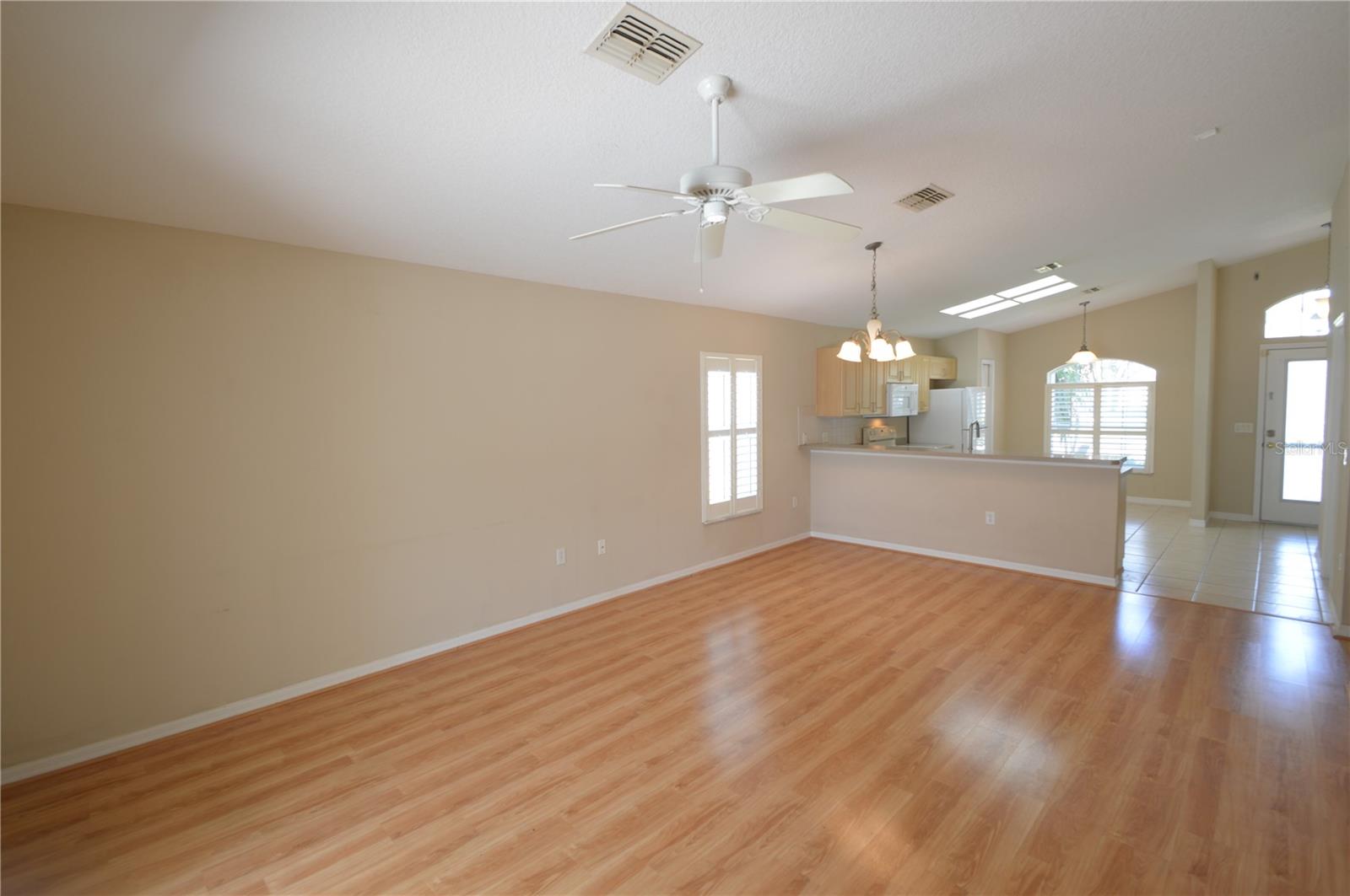 Image 15 of 44 For 7825 Prospect Hill Circle