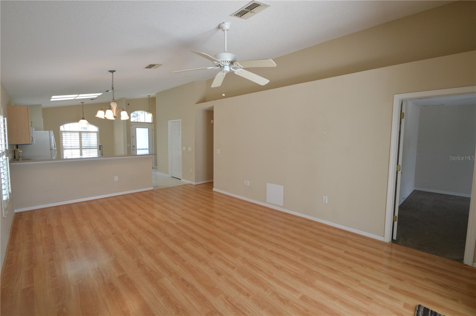 Image 16 of 44 For 7825 Prospect Hill Circle