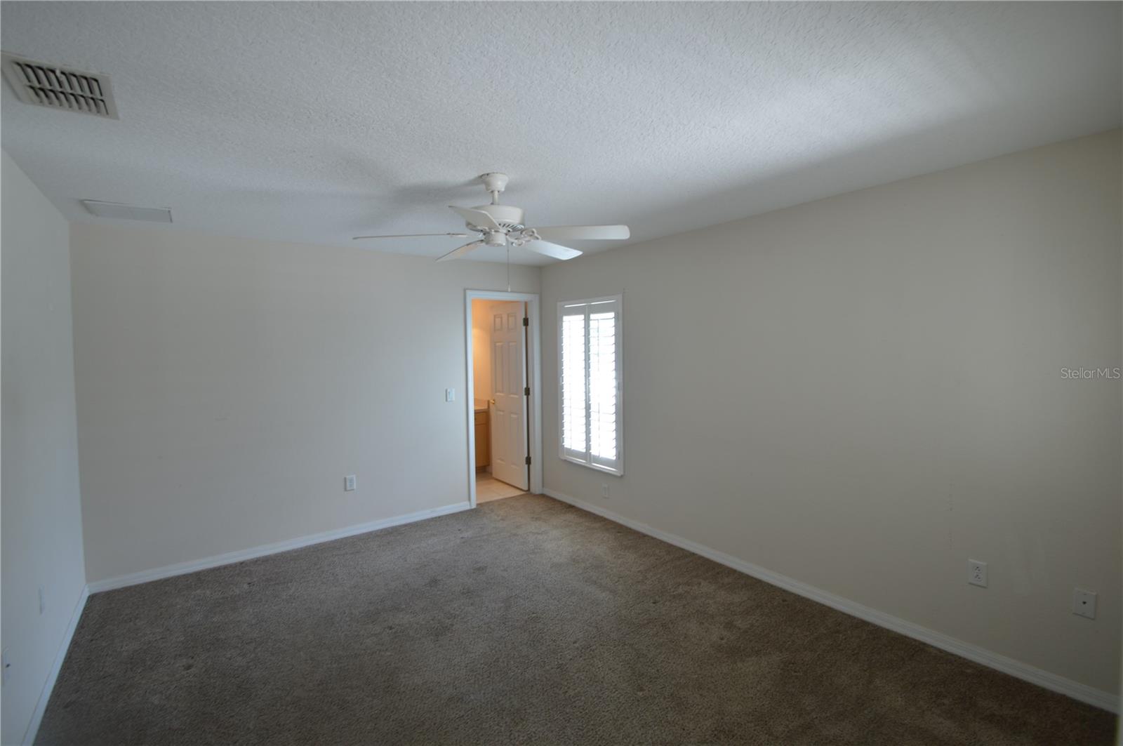 Image 18 of 44 For 7825 Prospect Hill Circle