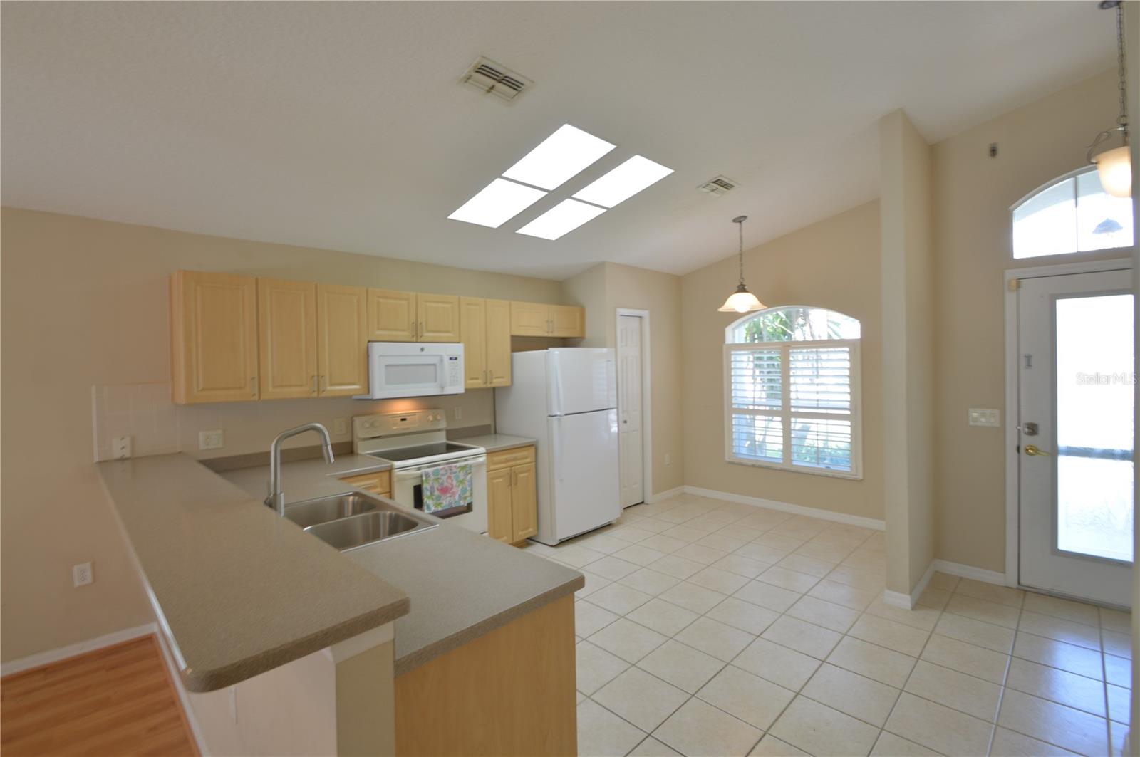 Image 9 of 44 For 7825 Prospect Hill Circle