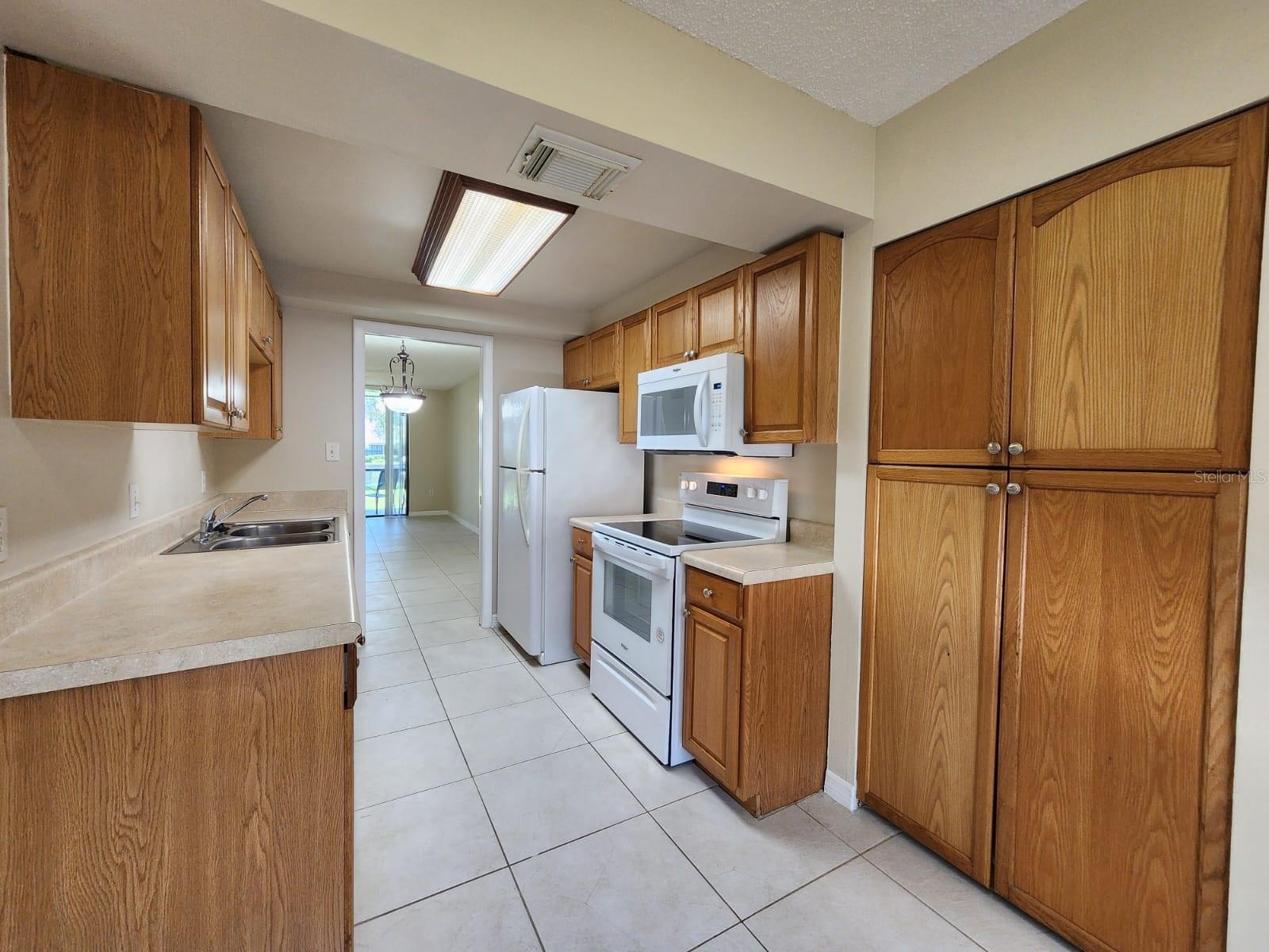 Image 15 of 25 For 1320 Pasadena Avenue S 105