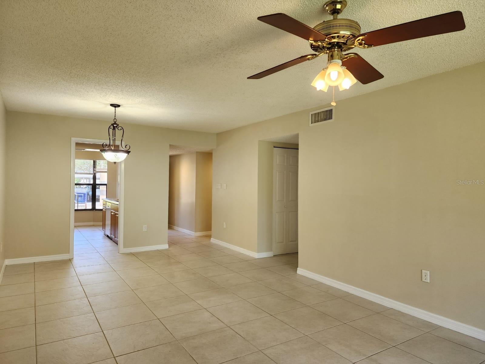 Image 4 of 25 For 1320 Pasadena Avenue S 105