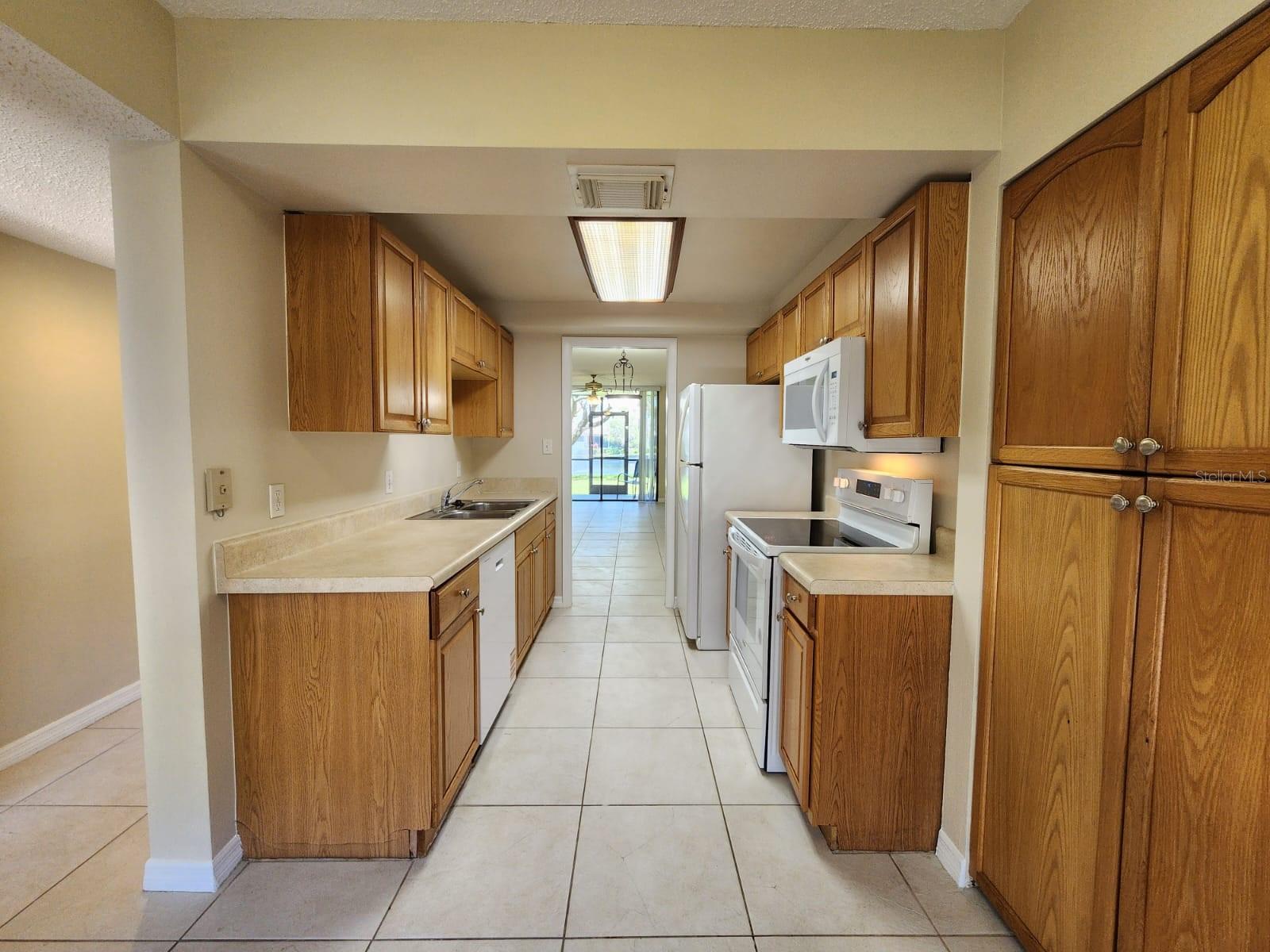 Image 5 of 25 For 1320 Pasadena Avenue S 105