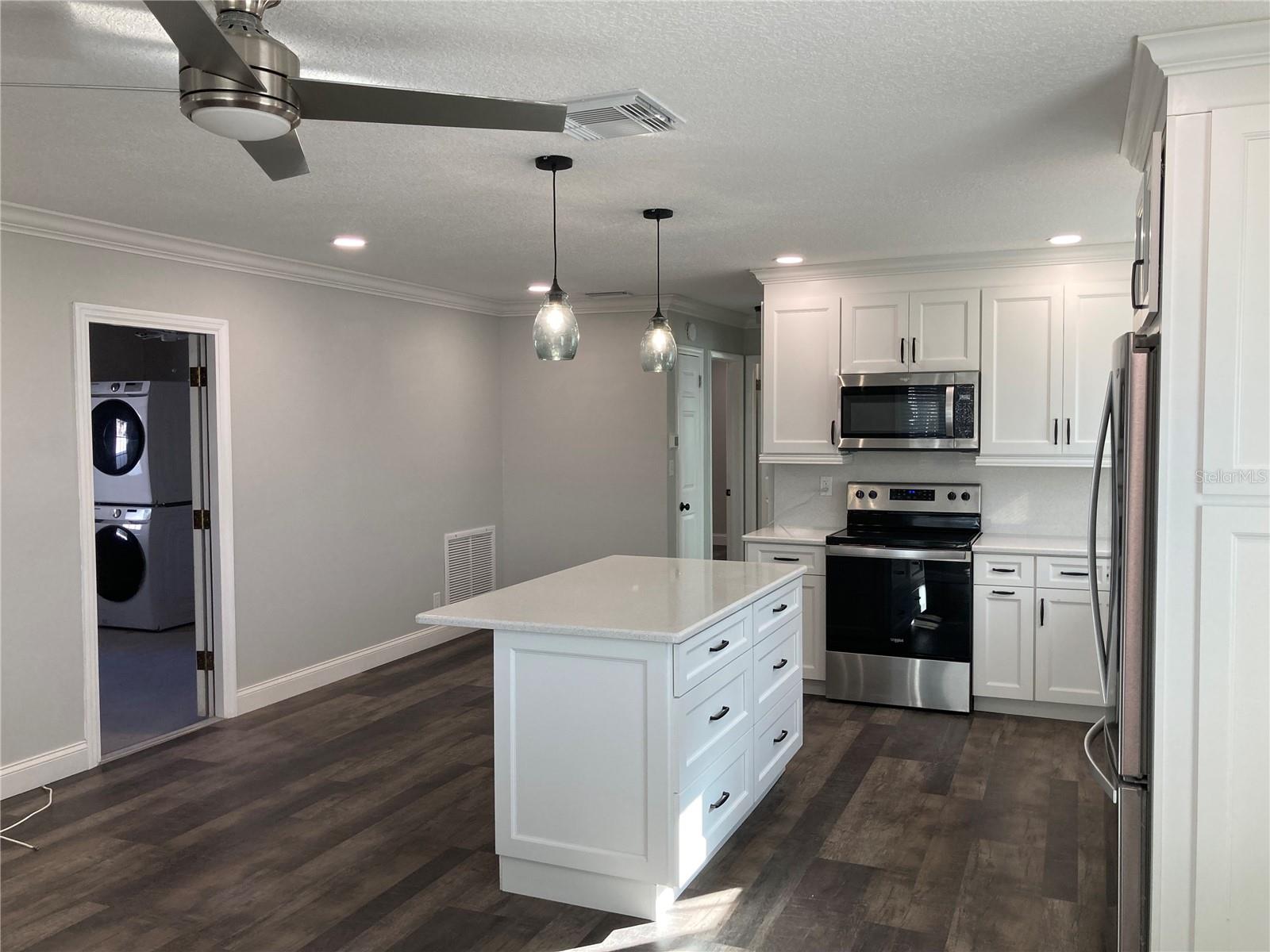 Image 7 of 14 For 5417 1st Street Ne