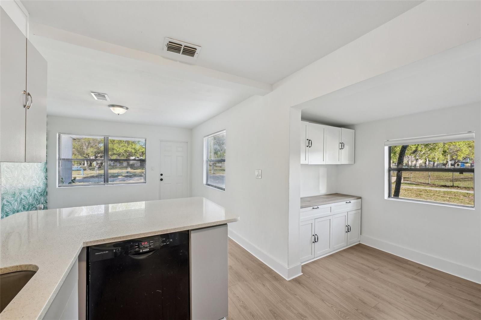 Image 11 of 30 For 1300 37th Street S