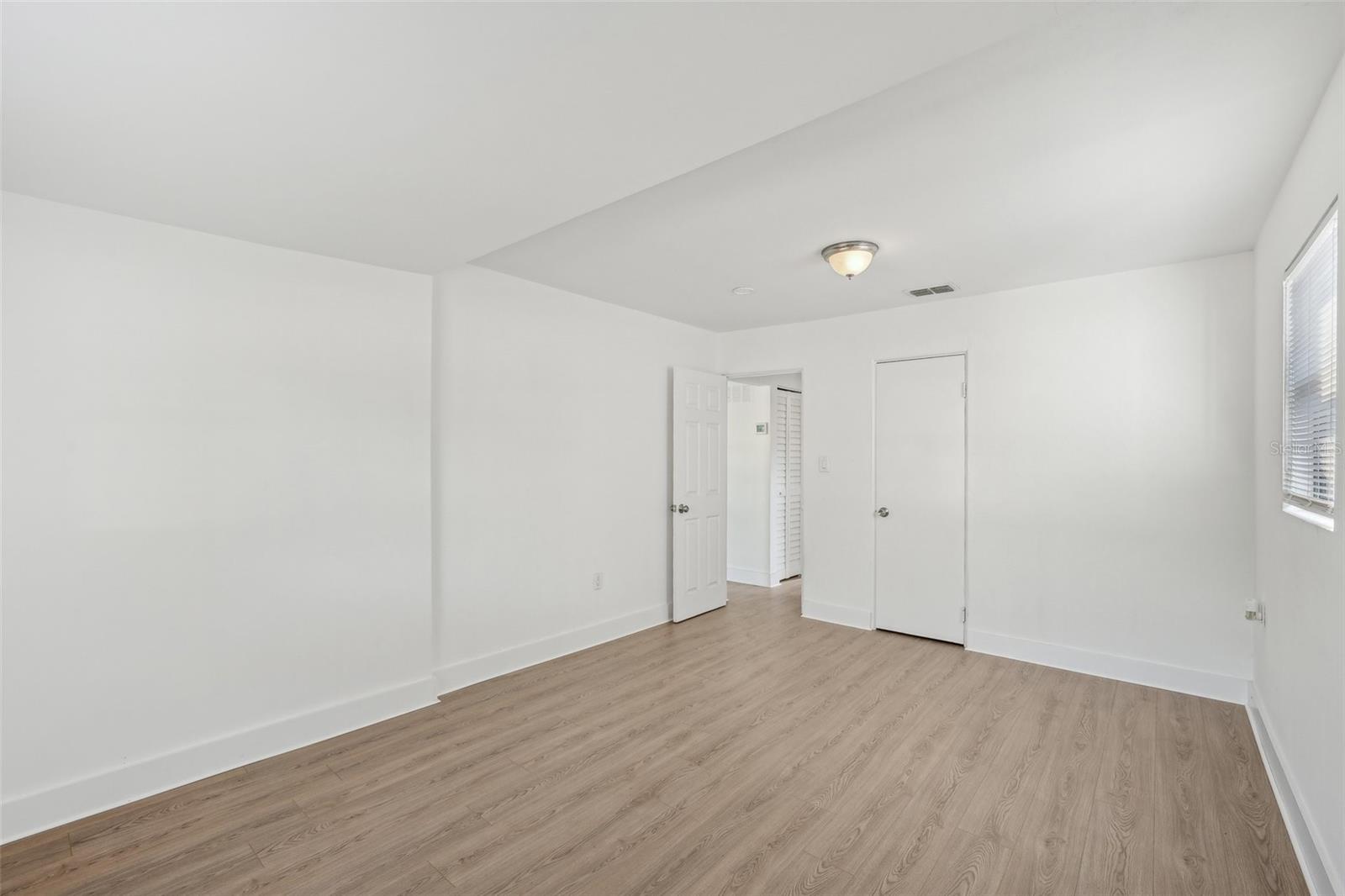 Image 16 of 30 For 1300 37th Street S