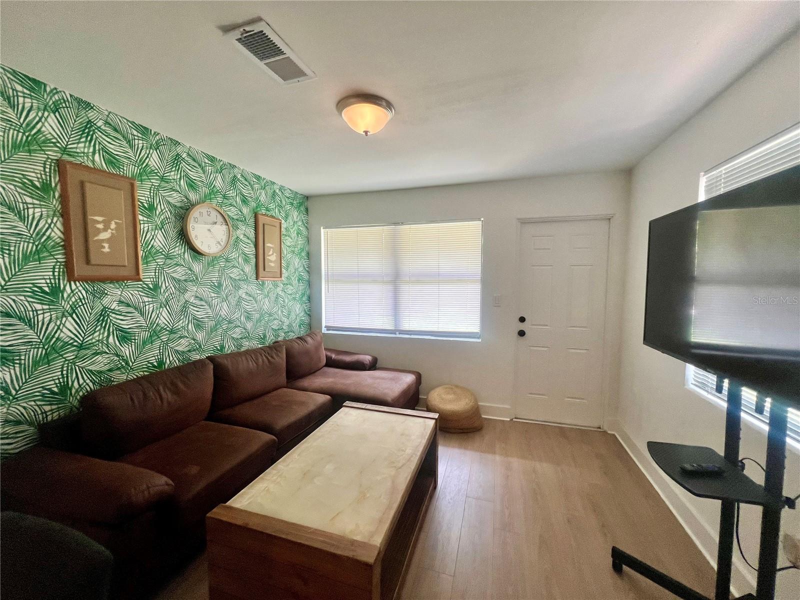 Image 4 of 30 For 1300 37th Street S