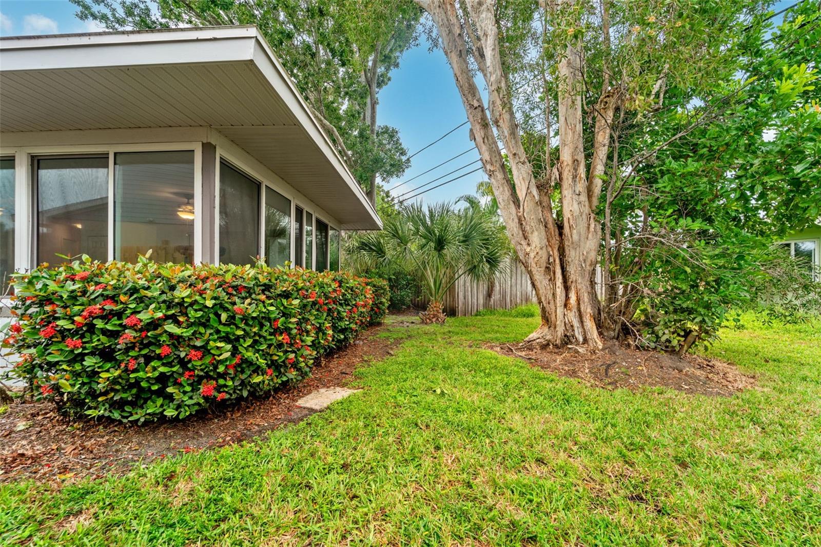 Image 14 of 16 For 547 Trade Winds Drive