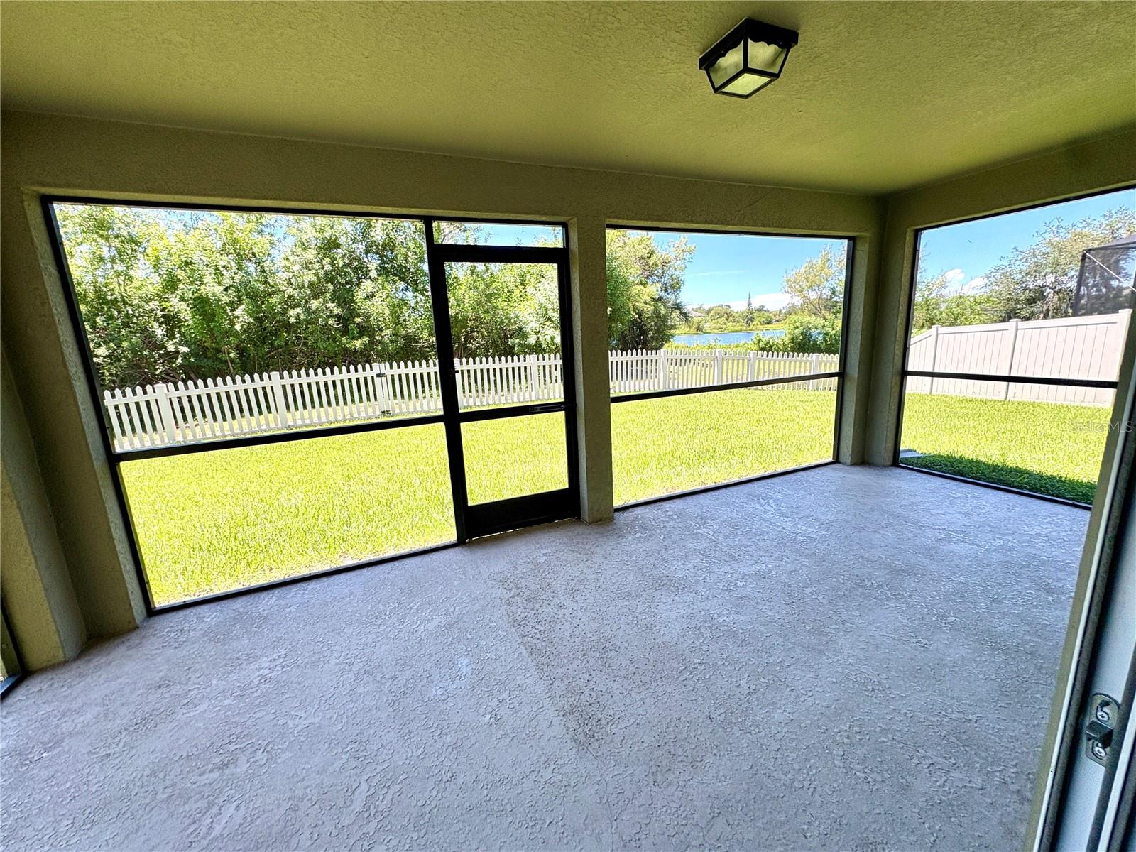 Image 23 of 27 For 10502 Medford Lake Drive