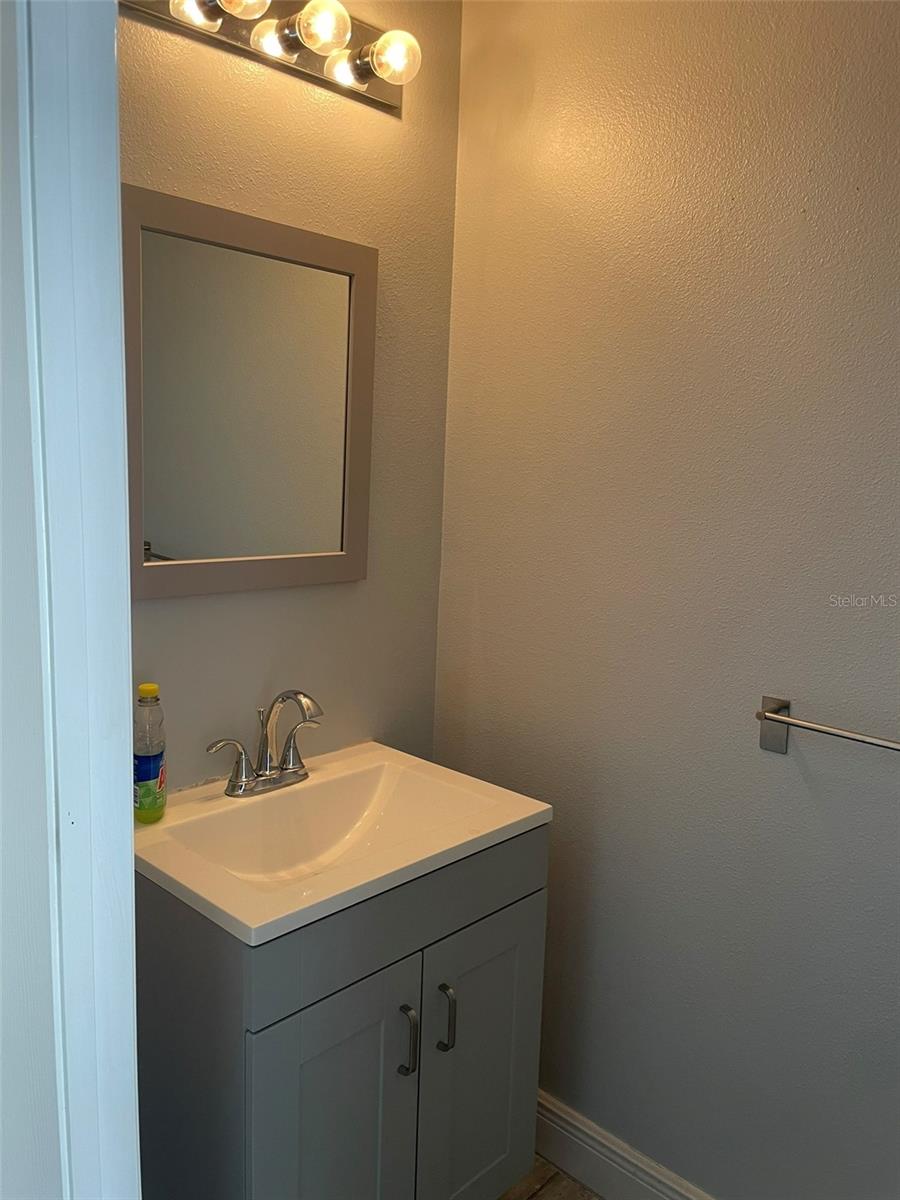 Image 17 of 27 For 4231 Winding River Way