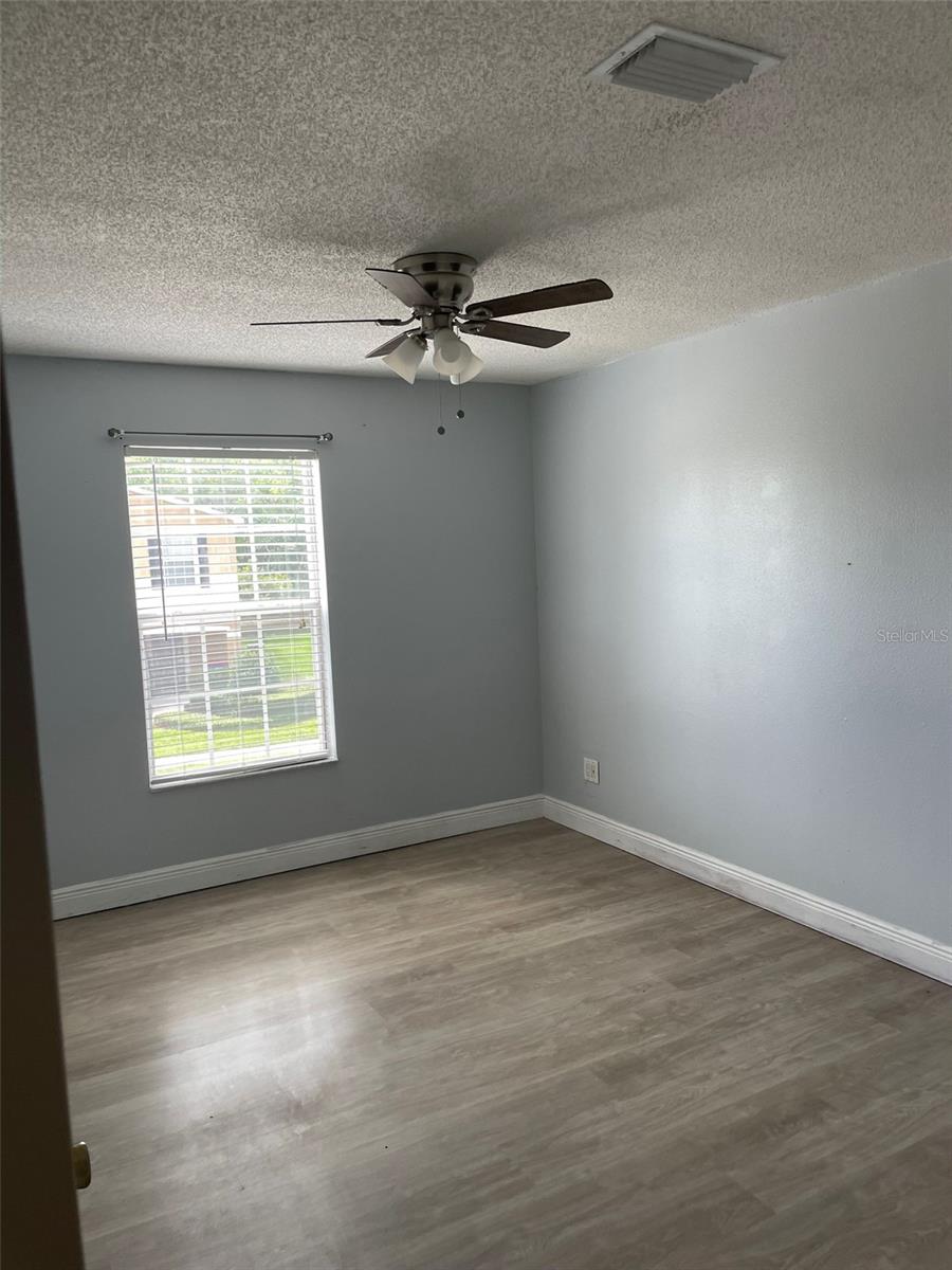 Image 4 of 27 For 4231 Winding River Way