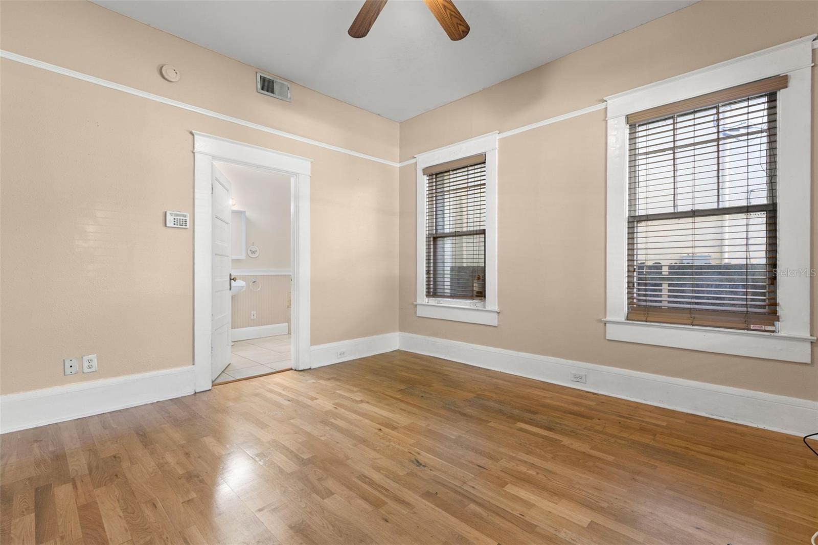 Image 10 of 54 For 2813 Morgan Street