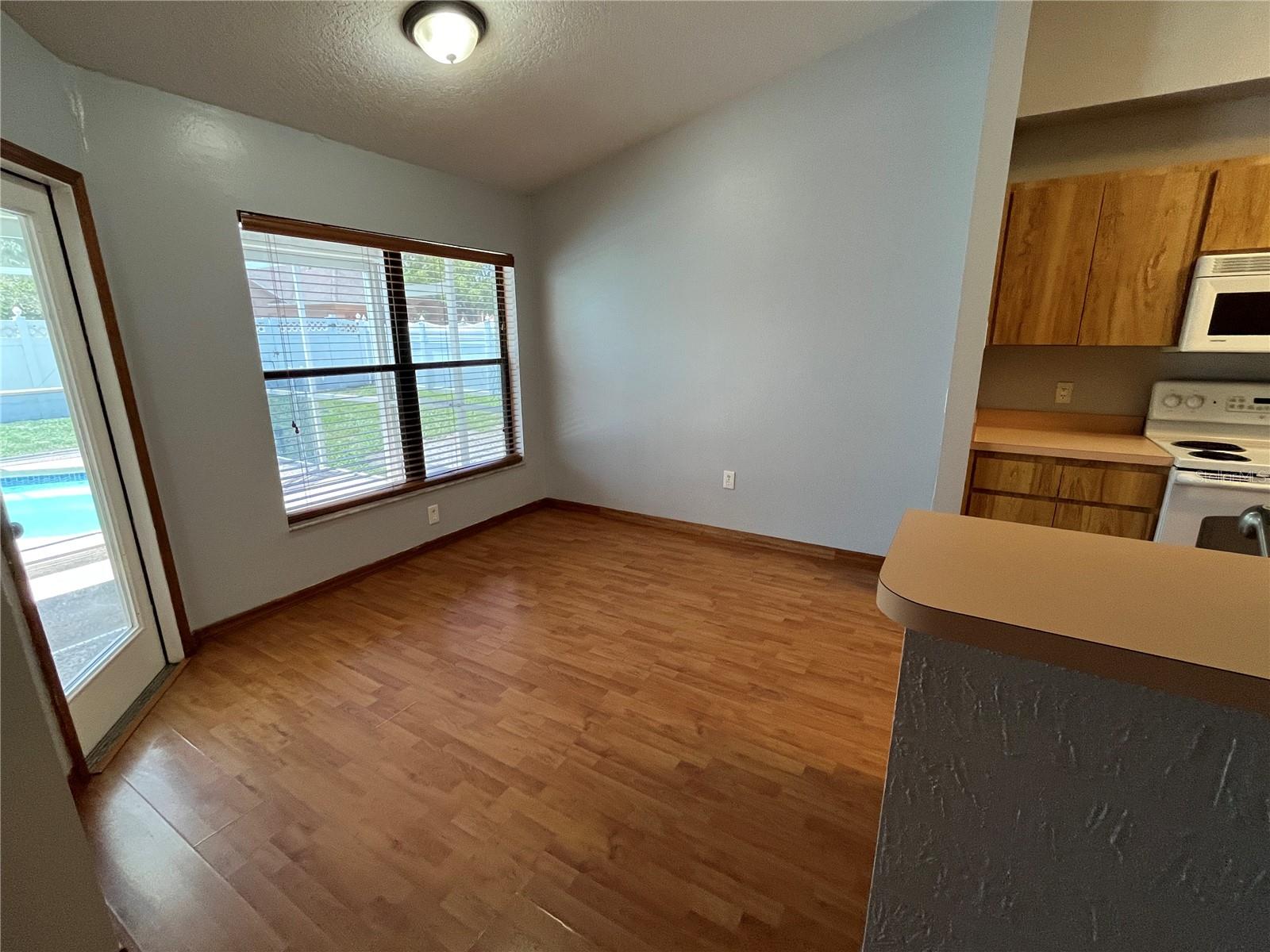 Image 5 of 15 For 10360 Chevron Court