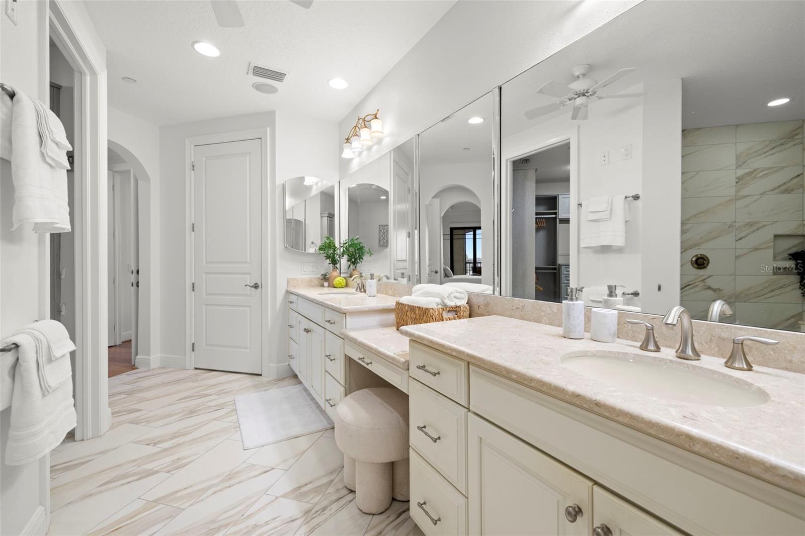 Image 43 of 87 For 5703 Yeats Manor Drive 401