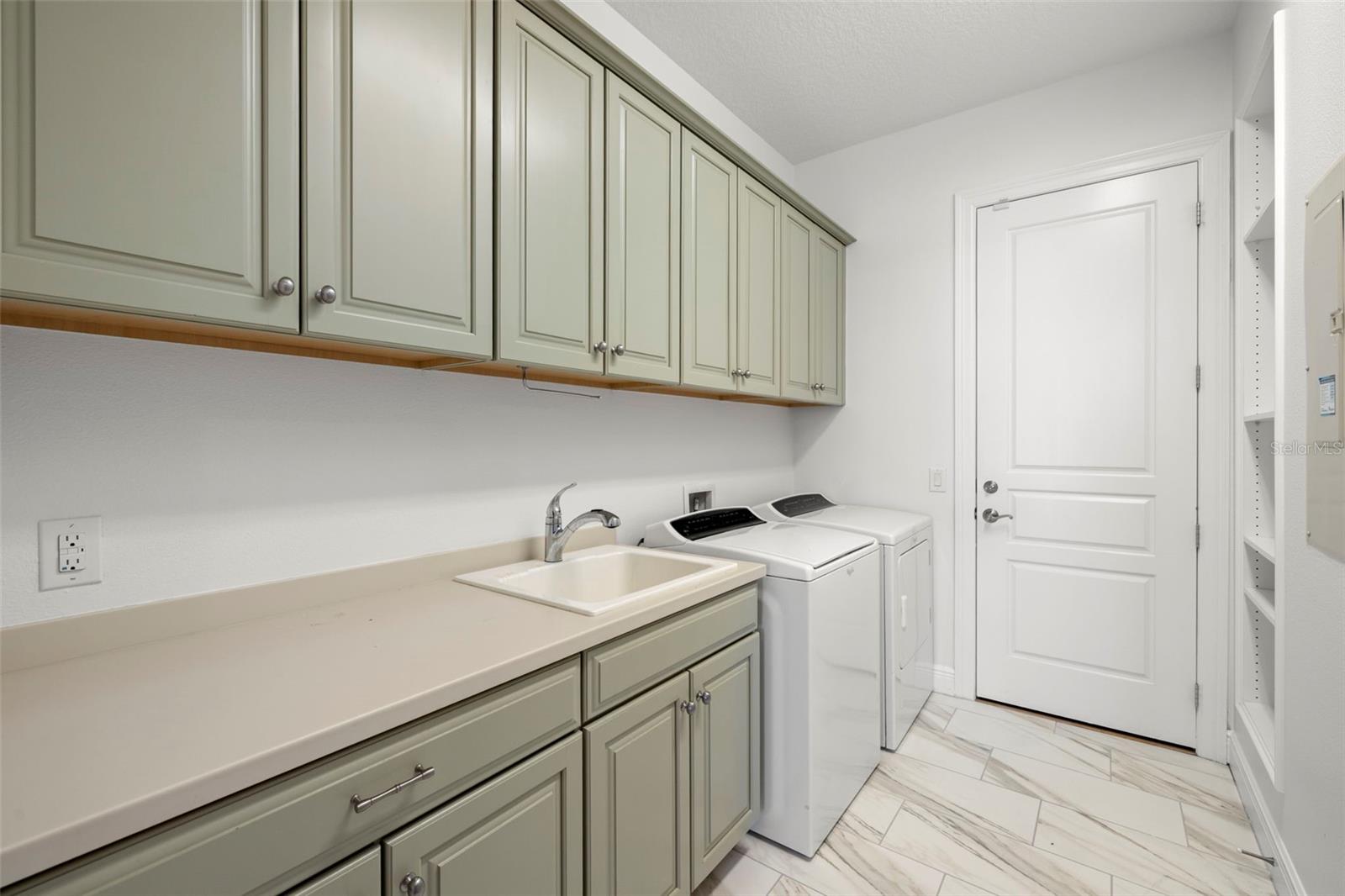 Image 54 of 87 For 5703 Yeats Manor Drive 401