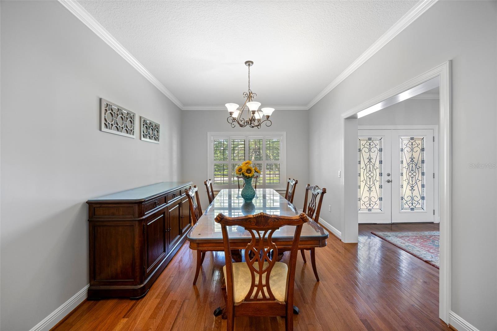 Image 12 of 39 For 926 Cordova Boulevard Ne