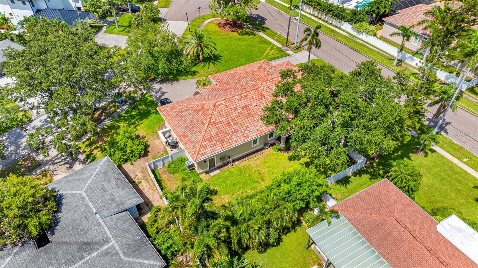 Image 30 of 39 For 926 Cordova Boulevard Ne