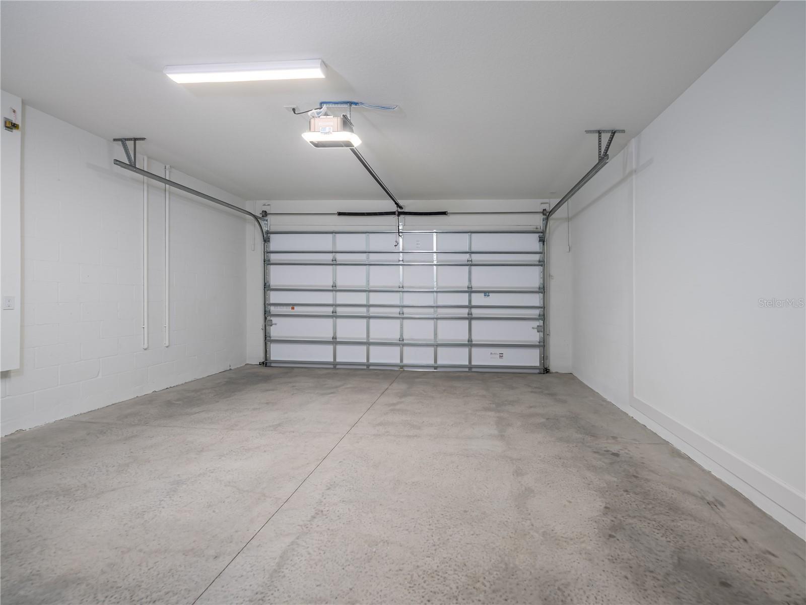 Listing photo id 21 for 3590 Malta Avenue