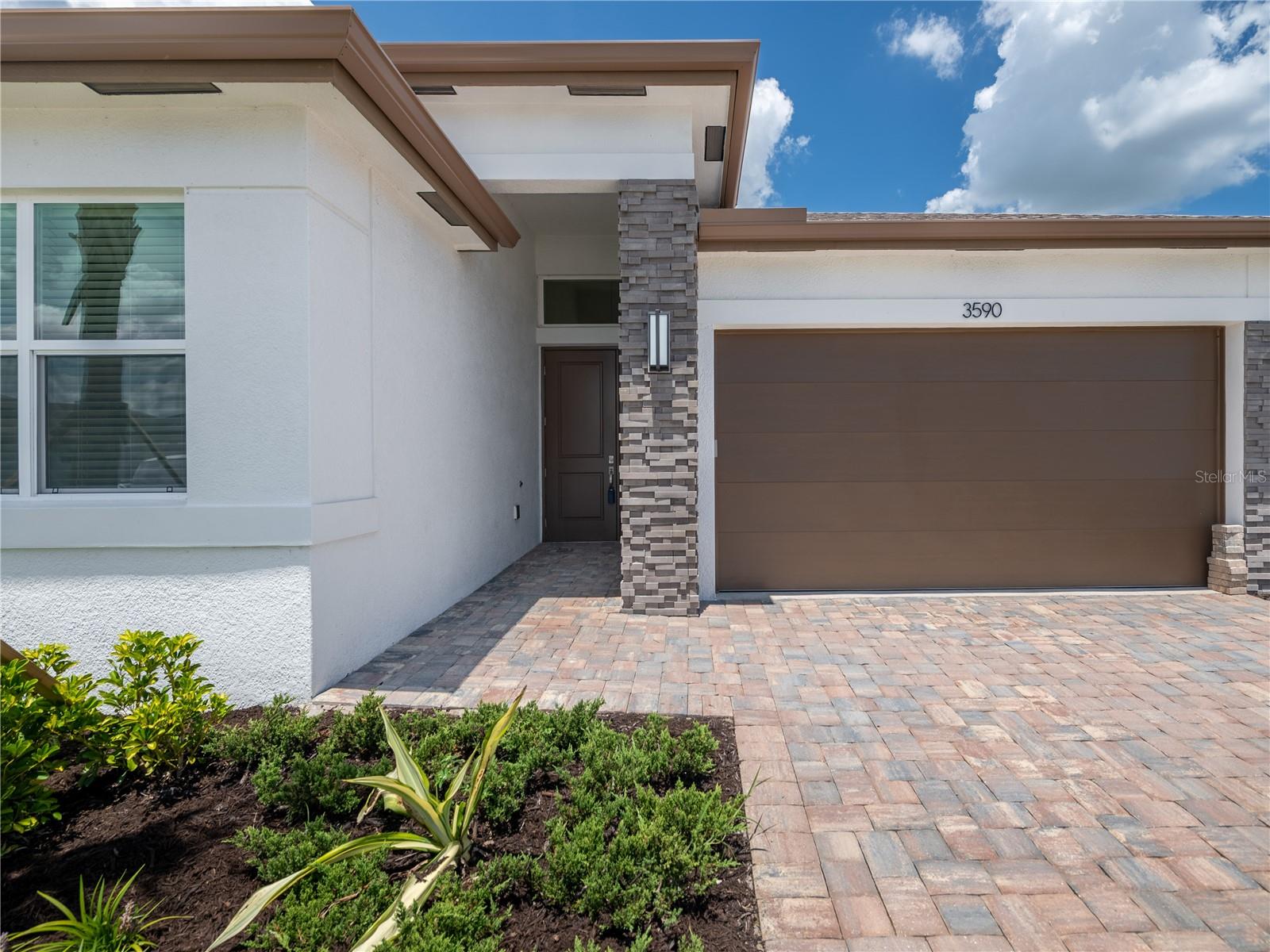 Listing photo id 25 for 3590 Malta Avenue