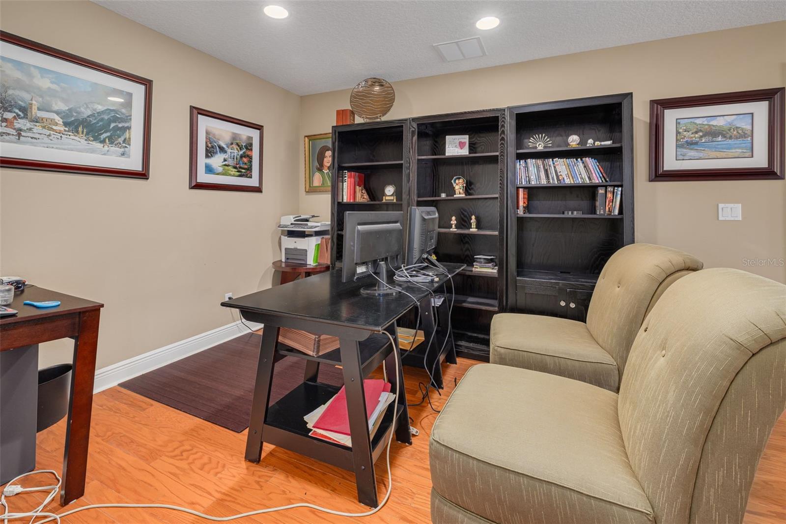Image 24 of 35 For 2567 Gloriosa Drive