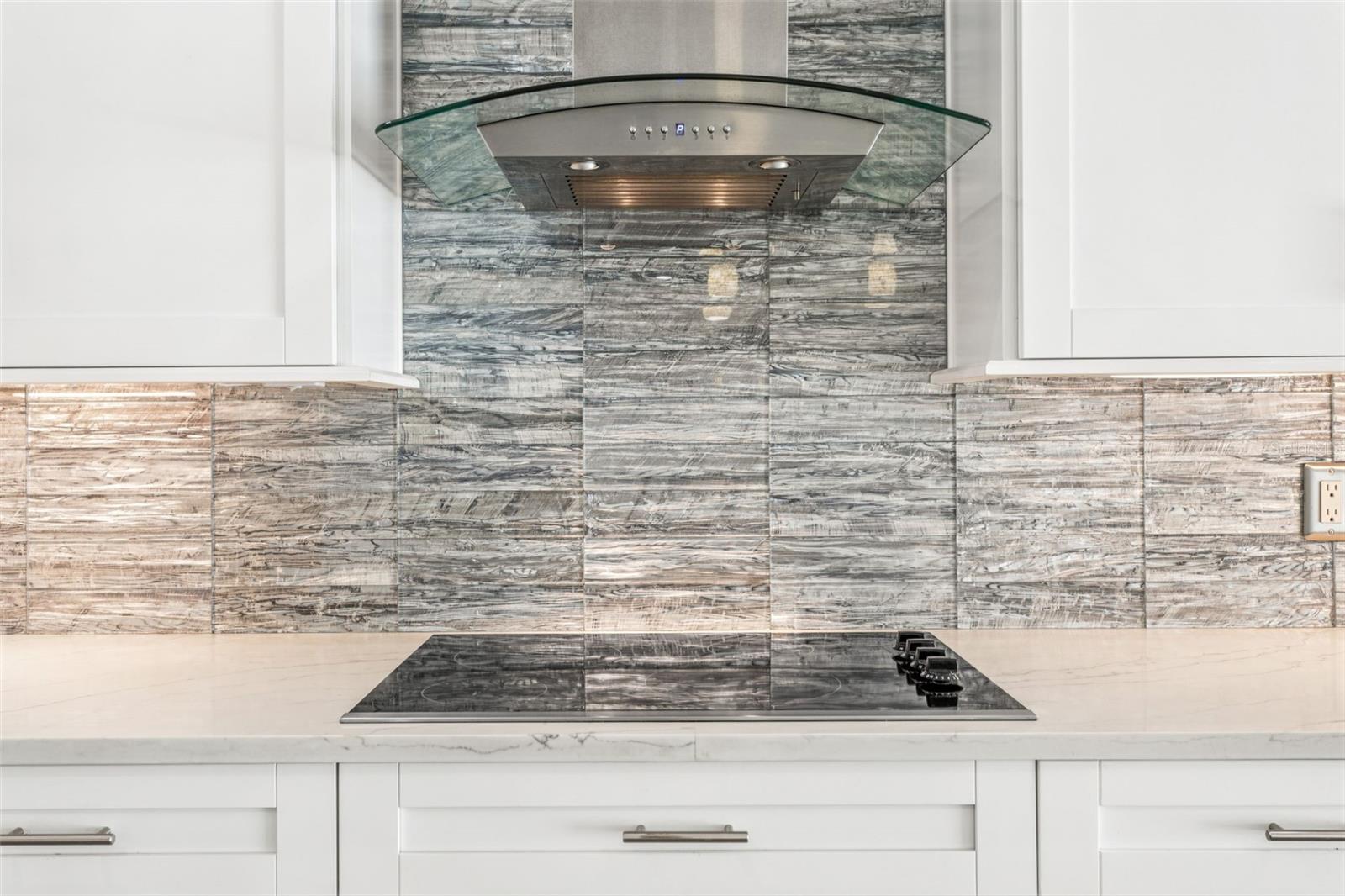 Listing photo id 9 for 19100 Forrest Drive