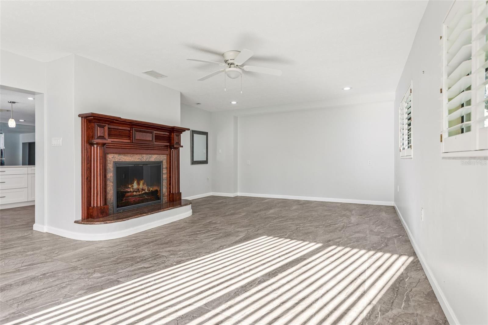 Listing photo id 18 for 19100 Forrest Drive