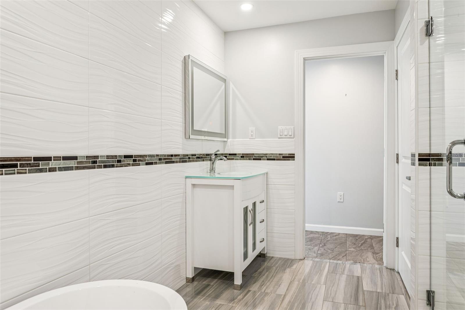 Listing photo id 25 for 19100 Forrest Drive