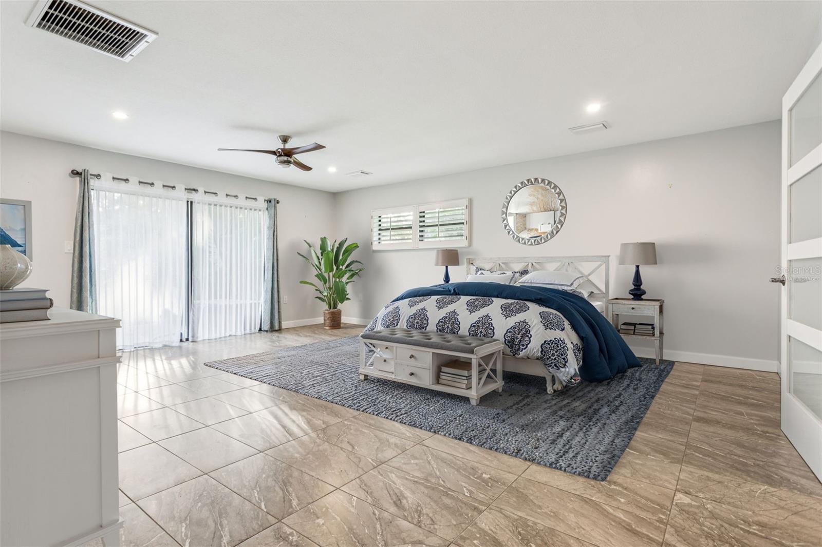 Listing photo id 27 for 19100 Forrest Drive