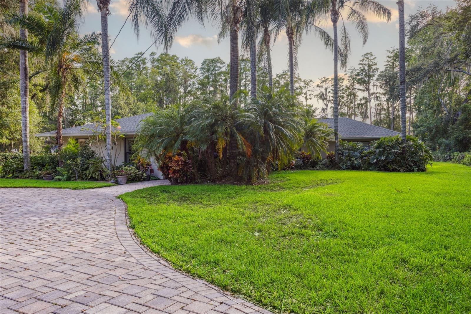 Listing photo id 1 for 19100 Forrest Drive