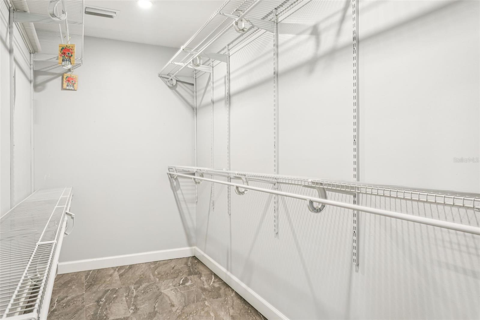 Listing photo id 34 for 19100 Forrest Drive