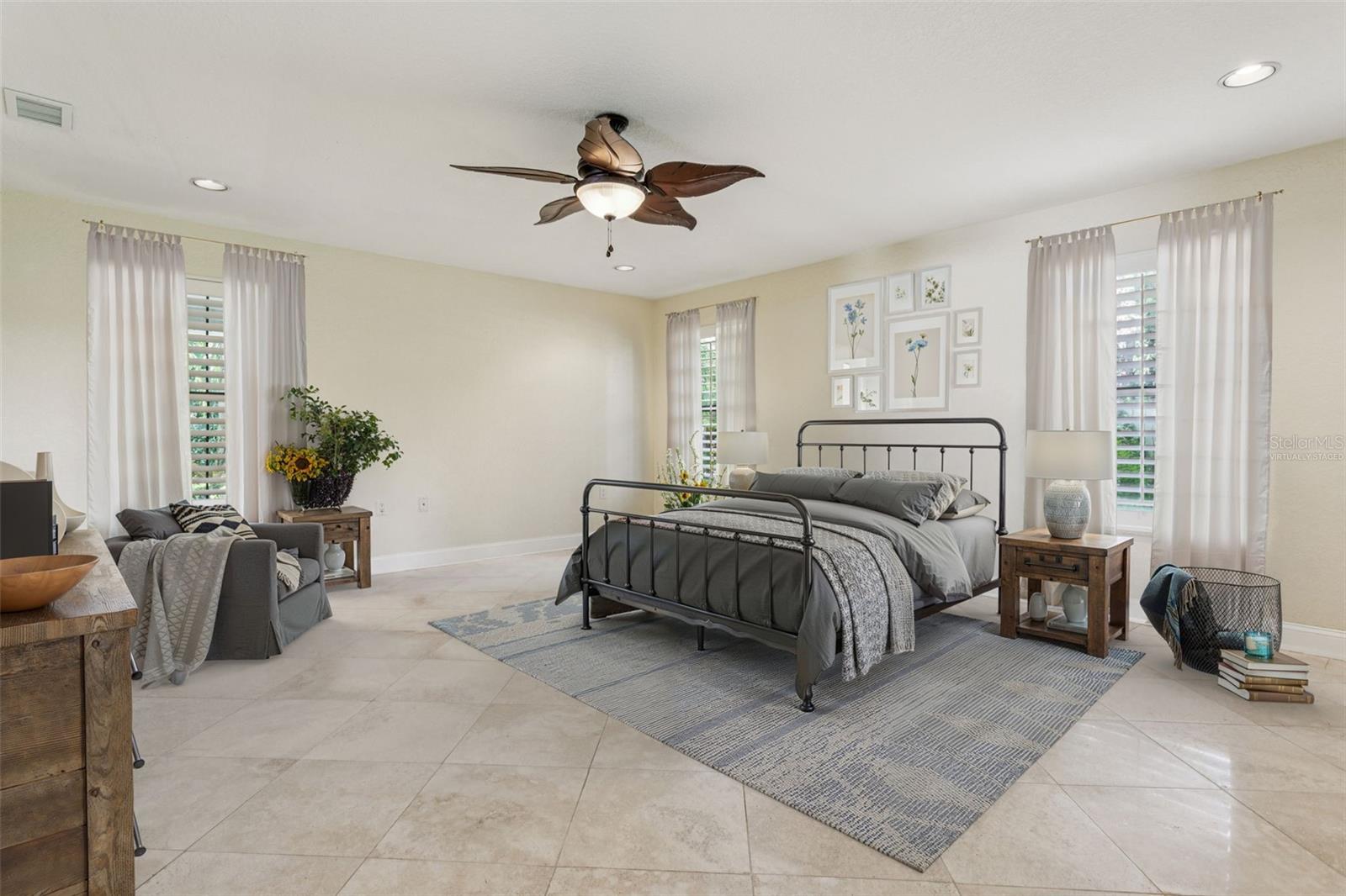 Listing photo id 35 for 19100 Forrest Drive