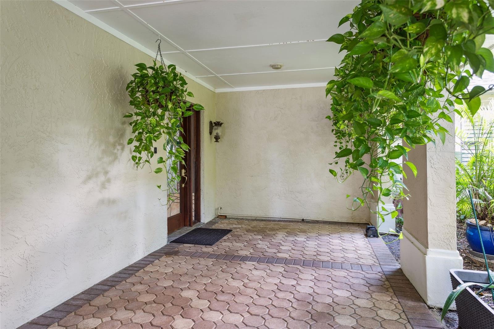 Listing photo id 2 for 19100 Forrest Drive