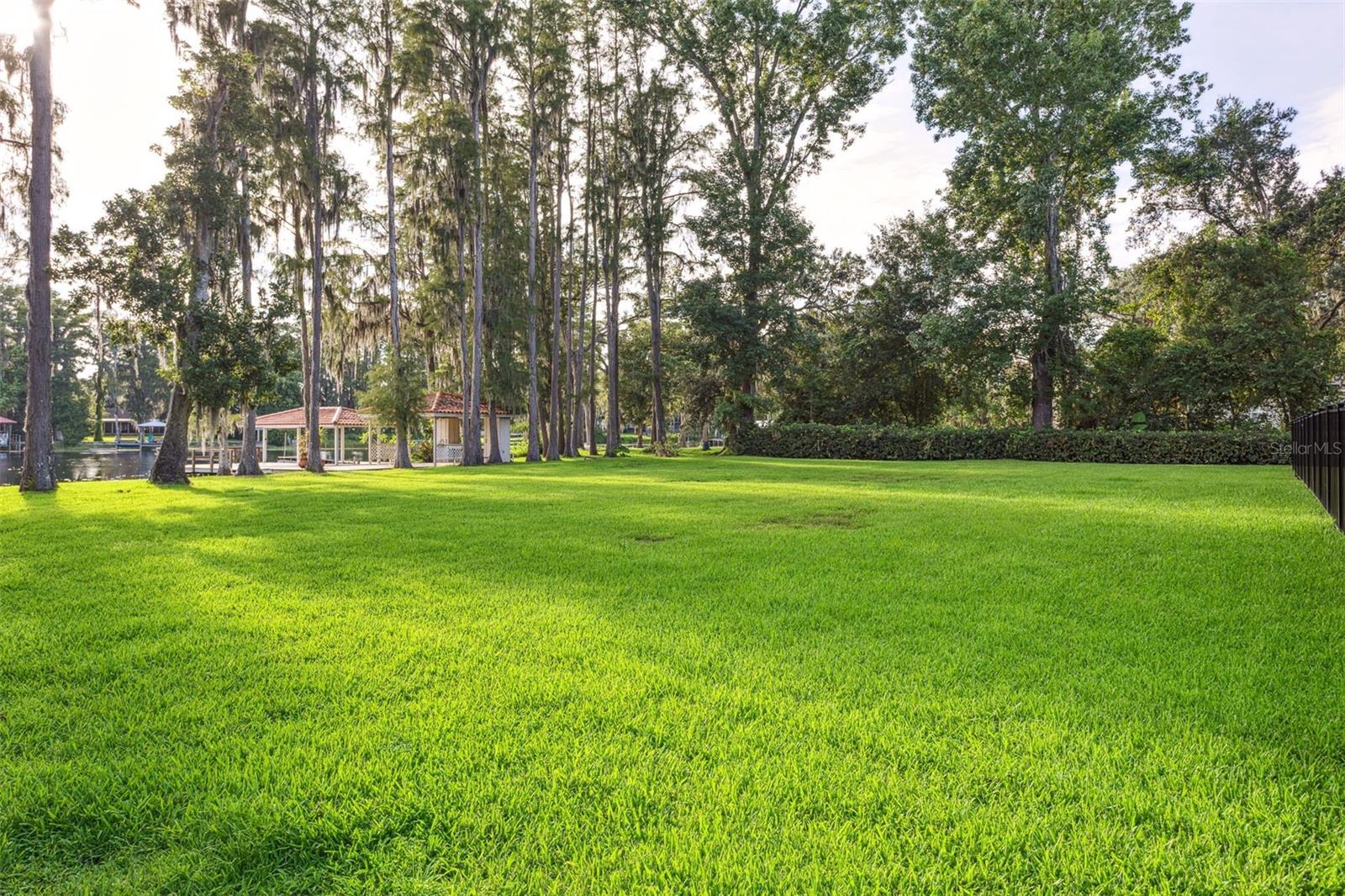 Listing photo id 46 for 19100 Forrest Drive