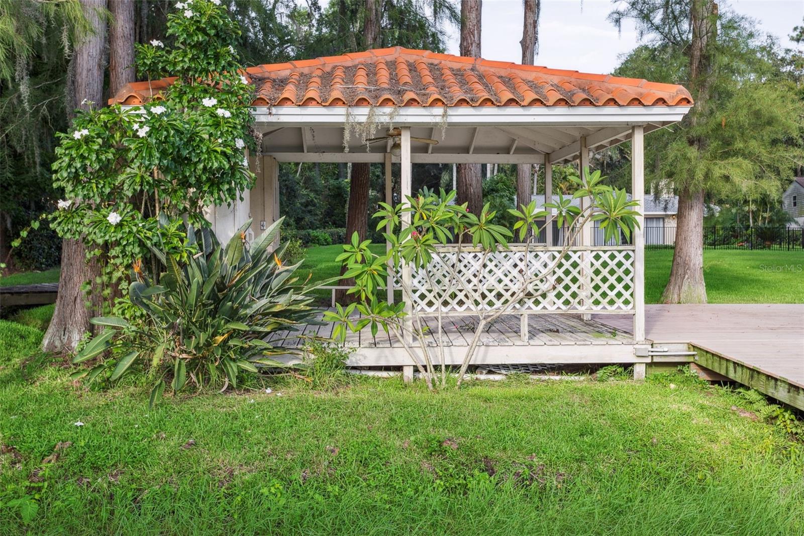 Listing photo id 48 for 19100 Forrest Drive
