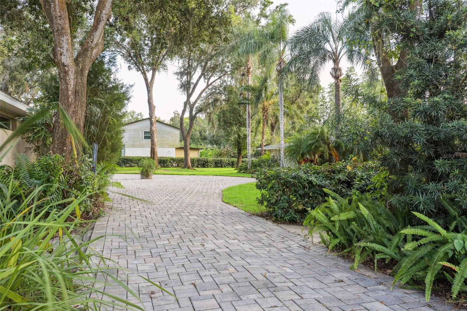 Listing photo id 56 for 19100 Forrest Drive