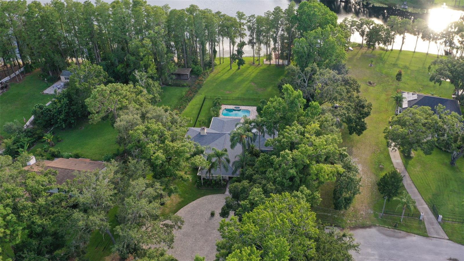 Listing photo id 59 for 19100 Forrest Drive