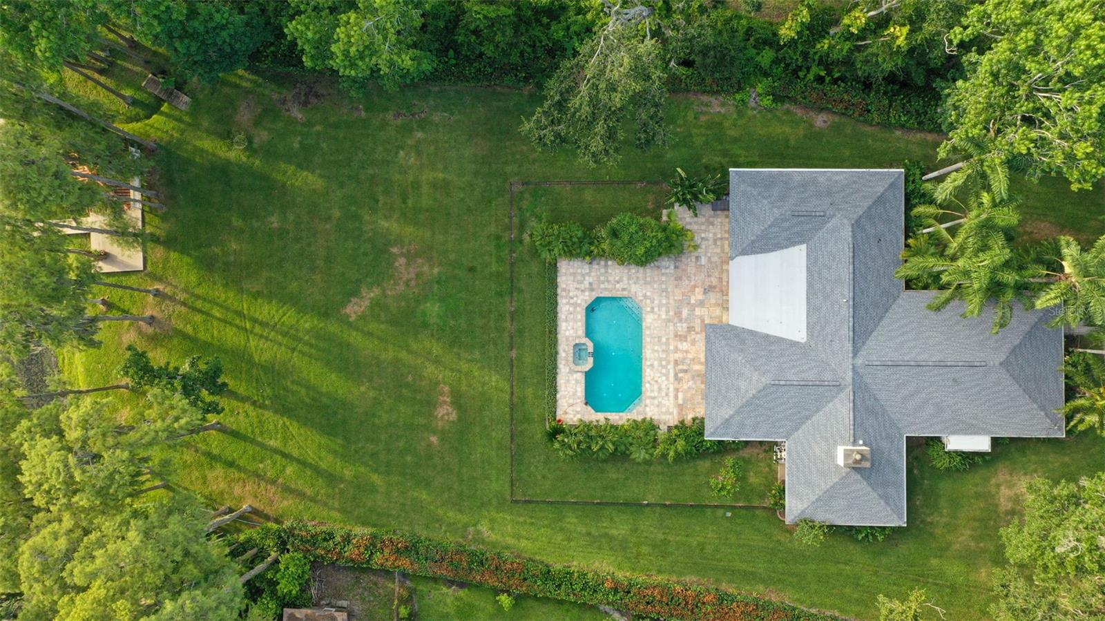 Listing photo id 61 for 19100 Forrest Drive