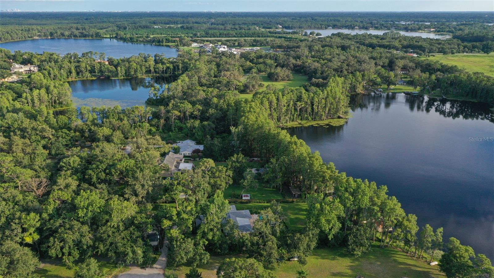 Listing photo id 63 for 19100 Forrest Drive