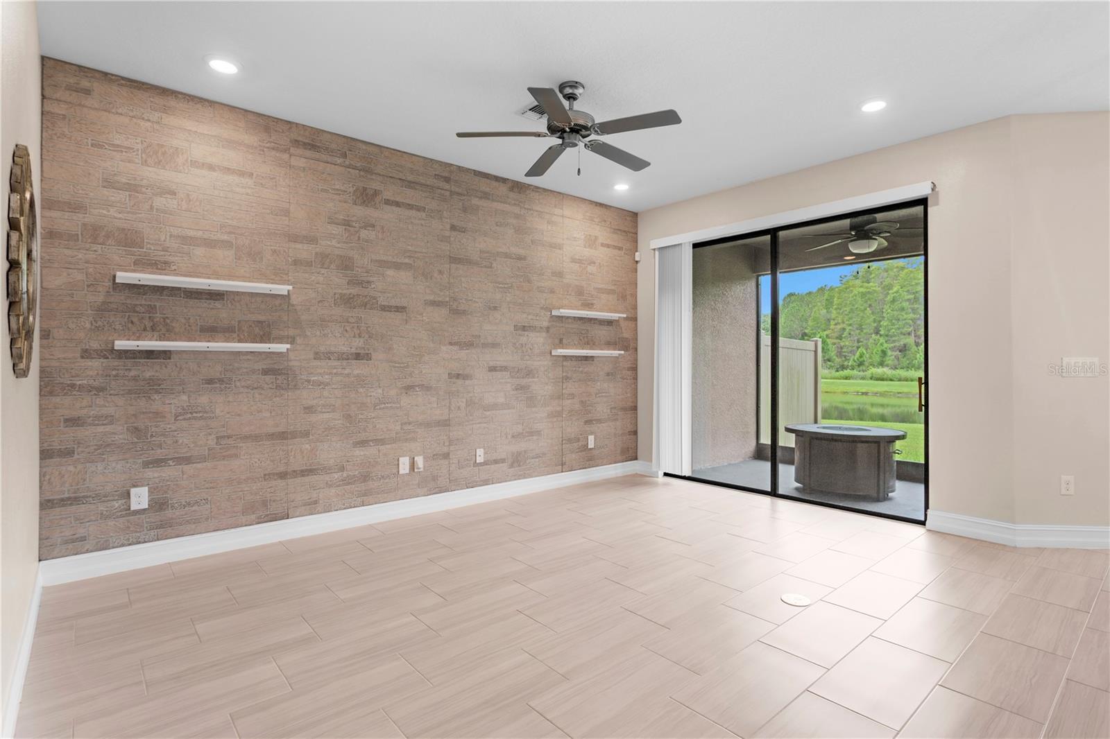 Image 12 of 47 For 4887 Isola Court