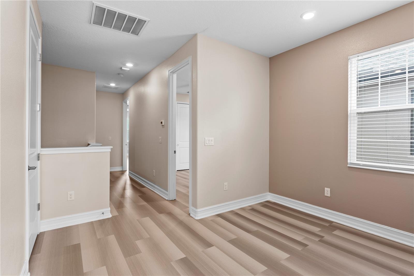 Image 16 of 47 For 4887 Isola Court