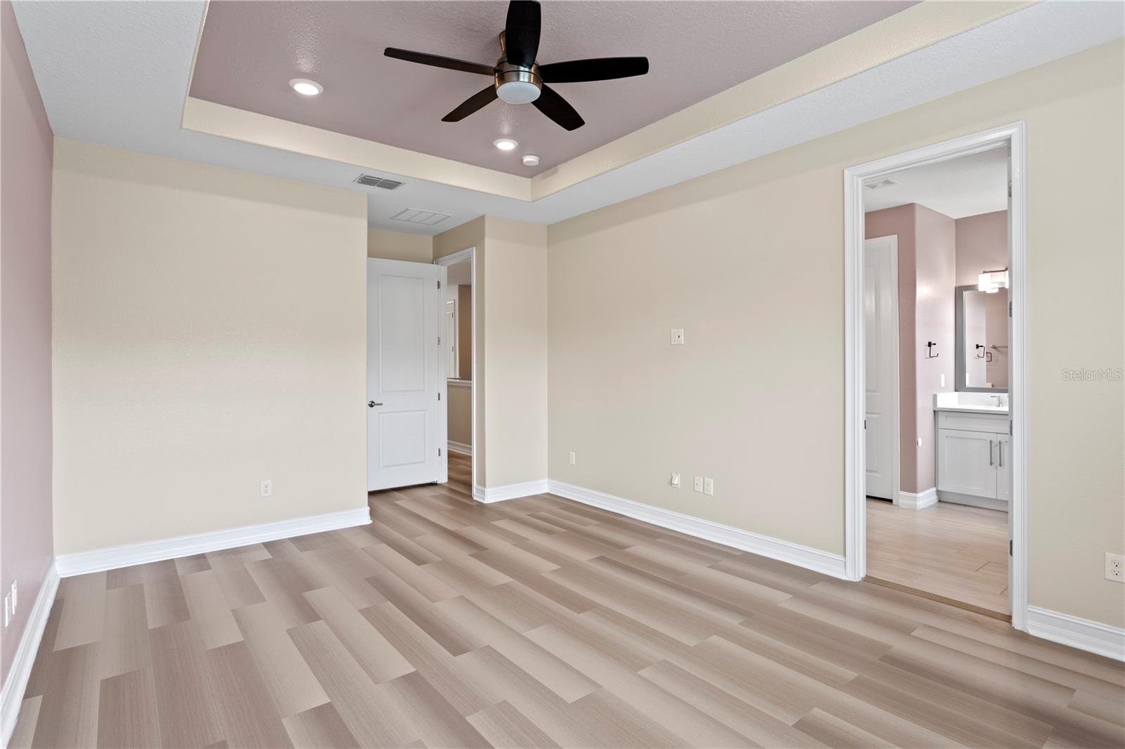 Image 18 of 47 For 4887 Isola Court